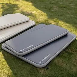 Матрац кемпінговий надувний одномісний Naturehike CNK2550WS039, 192x70x10 см, сірий із ручним насосом - мініатюра 2
