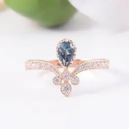 Каблучка з червоного золота з топазом London Blue 15.5 K-0235 - мініатюра 2