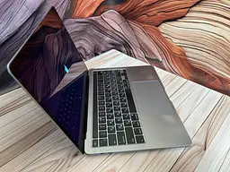 Ноутбук Apple MacBook Pro 13" 2020 i7-1068NG7/32/512 (C02DH13YML85) Б/в - мініатюра 4