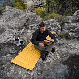 Килимок складний IXPE Naturehike CNK2550WS030, алюмінієва плівка, 18 мм, медово-золотий - мініатюра 6