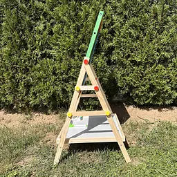 Двосторонній дерев'яний мольберт Tree Toys для дітей 3+ рочки з маркерами крейдою і губкою Дитяча дошка для малювання та навчання - мініатюра 10