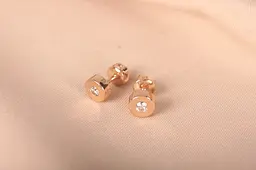 Жіночі сережки гвоздики з червоного золота S-0110