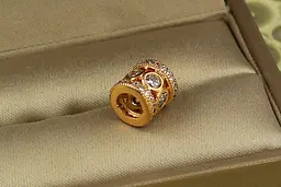 Кулон шарм Xuping Jewelry для тонкого ланцюга або браслета з великими каменями по центру 8 мм золотистий - мініатюра 4