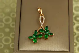 Кулон Xuping Jewelry Вихор бажань із зеленим каменем 3 см золотистий