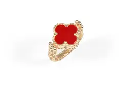 Каблучка з жовтого золота з коралом і бриллиантом 16 K-0383