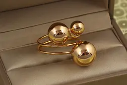 Кільце Xuping Jewelry Поцілунок три кульки 19 р золотисте