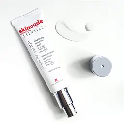 Емульсія для обличчя Skincode Essentials, SPF 50, 30 мл (1605) - мініатюра 3