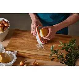 Терка Fiskars Functional Form з контейнером біла (1019530) - мініатюра 3
