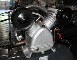 Поршневий повітряний компресор 120 л GTM KC2090A-120L ремінний - мініатюра 3
