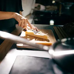 Ніж-слайсер Fiskars Functional Form для твердого сиру (1016129) - мініатюра 6