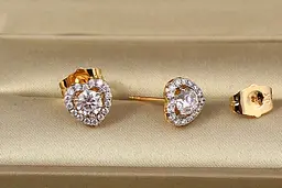 Серьги гвоздики Xuping Jewelry фианитовое сердечко с родием в ободке 8 мм золотистые - миниатюра 2