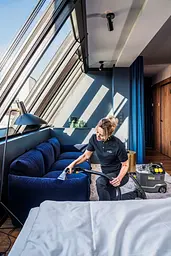 Пилосос професійний миючий Karcher Puzzi 8/1 Adv 1200 Вт 270 мБар контейнер 8/7 л - мініатюра 5