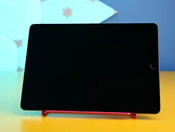 Планшет Apple iPad (2017) 32GB Wi-Fi Space Gray (MP2F2) Б/У [159994] - мініатюра 2