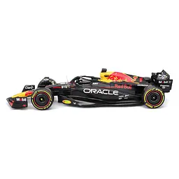 Автомодель з фігуркою Bburago Red Bull Racing RB19, 1:24 в асортименті (18-28036) - мініатюра 5
