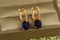 Сережки Xuping Jewelry Стрілка із великим синім каменем 2,7 см золотисті - мініатюра 2