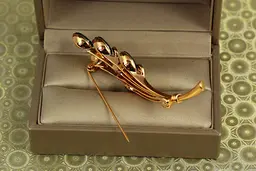 Брошка Xuping Jewelry Гілка вечірнього сяйва з синіми каменями 6,7 см золотиста - мініатюра 2