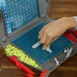 Гра настільна Hasbro Морський бій (F4527) - мініатюра 11