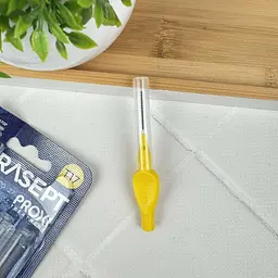 Міжзубний йоржик Curasept Proxi T17, ISO5 (1.7 мм, жовтий), 1 шт