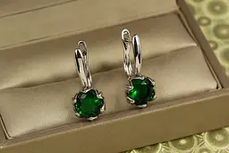 Сережки Xuping Jewelry велична простота із зеленим каменем 2,3 см сріблясті