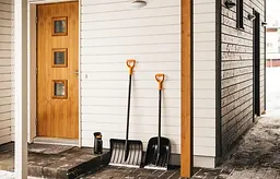 Скрепер для прибирання снігу Fiskars Solid 1052526 - мініатюра 4