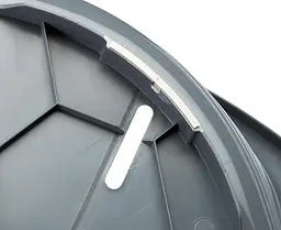 Пластиковий лежак для собак і котів Ferplast Siesta Deluxe 2 сірий 49×36×17,5 см 70202947 - мініатюра 5