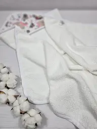 Дитячий рушничок-куточок 80х80 a.l.babybox Зайчики на галявині Білий - мініатюра 3