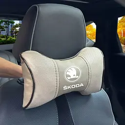 Подушка на підголовник з логотипом Skoda Екошкіра 3D Кольоровий лого Бежеві-Коричневий кант 1 шт
