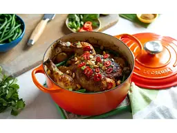 Каструля Le Creuset Signature Cast Iron Round Casserole 20 см Flame (21177200902430) - мініатюра 7