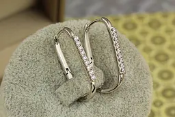 Сережки Xuping Jewelry квадратна доріжка камені посередині 2.7 см сріблясті - мініатюра 2