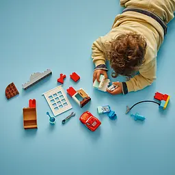 Конструктор LEGO DUPLO Disney Візит МакКвіна в гараж Дока 35 деталей (10456) - мініатюра 11