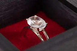 Золота каблучка з рожевим кварцом 19 K-0028