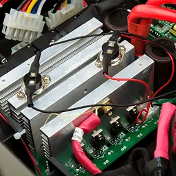 ДБЖ Logicpower LPY-W-PSW-5000VA+ (3500Вт) 10A/20A з правильною синусоїдою 12В - мініатюра 4