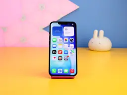 Смартфон Apple iPhone 13 128GB Midnight (MLPF3) Б/У [173925] - мініатюра 2