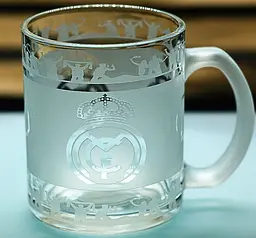 Скляна чашка 320 мл Реал Мадрид Real Madrid  з гравіюванням подарунок для фаната ФК  футбольна кружка кругова - мініатюра 5