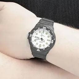 Чоловічий годинник Casio Timeless Collection MRW-200H-7EVEF - мініатюра 2
