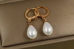 Сережки підвіски Xuping Jewelry крапельки з перлами 2,9 см золотисті