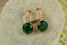 Серьги Xuping Jewelry с большим зеленым камнем и круглой застежкой 2 см золотистые - миниатюра 2