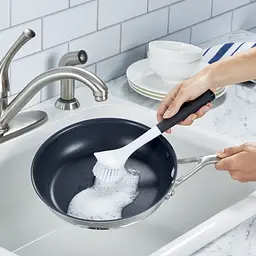 Набір щіток для чищення посуду KitchenAid Sinkware чорно-білий 2 предмети (KEG875OHBA) - мініатюра 11