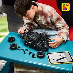 Конструктор LEGO Technic Batmobile™ Tumbler 719 ел. (42239) - мініатюра 14