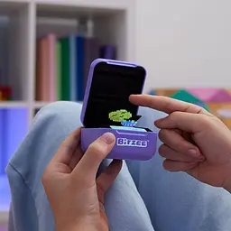 Інтерактивна іграшка Bitzee з віртуальними цифровими героями Мої чарівні піксельні улюбленці фіолетова (6067790) - мініатюра 6