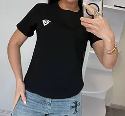 Футболка жіноча з нашивкою 20774 S-L чорна