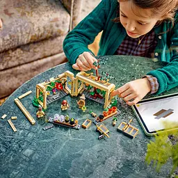 Конструктор LEGO Harry Potter Замок Гогвортс: урок гербології 390 деталей (76445) - мініатюра 13