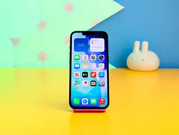 Смартфон Apple iPhone 13 128 ГБ темна ніч (MLPF3) б/в [176126] - мініатюра 2