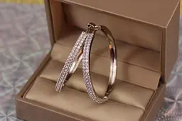 Сережки кільця Хuping Jewelry з камінням ззаду гладкі 4 см сріблясті