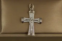 Хрестик Xuping Jewelry хрестик із фіанітами та широкими краями 3 см сріблястий