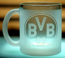 Скляна чашка 320 мл ФК  Боруссия Дортмунд Borussia з гравіюванням подарунок для фаната  футбольна кружка