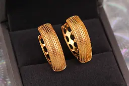 Серьги Xuping Jewelry широкие скобки с краплением 2,6 см золотистые - миниатюра 3