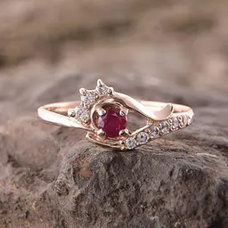 Каблучка з червоного золота з рубіном 17.5 K-0164
