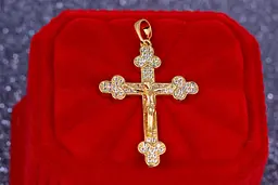 Хрестик Xuping Jewelry трилистниковий з дрібними фіанітами 3 см золотистий