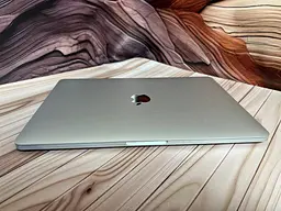 Ноутбук Apple MacBook Pro 13" 2020 i7-1068NG7/32/512 (C02DW1LBML87) Б/в - мініатюра 8